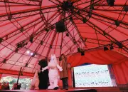 埼玉・ムーミンバレーパーク「エンマの劇場」が屋根付きに 全天候型シアターでリニューアル