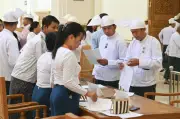 ミャンマー新議会が招集、親軍勢力の圧勝選挙受け民政移管演出へ