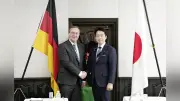 日独防衛相が横須賀基地で会談、中東情勢巡り協議し協力強化で一致