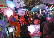 若者中心の市民が国会前で護憲と反戦を訴え「私たちの声が戦争加担を食い止めている」