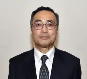 鳥取市長選、現職深沢義彦氏が４選確実 新人２氏を破り再選