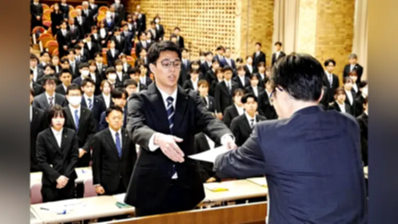 熊本地震から10年、被災した22歳が県庁入庁「苦しむ人をケアできる職員に」