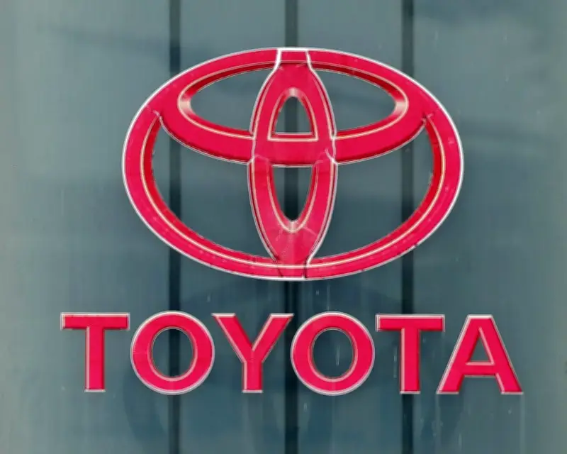 トヨタ自動車、中東情勢悪化で海外生産を調整 11月までに3万8千台減産へ