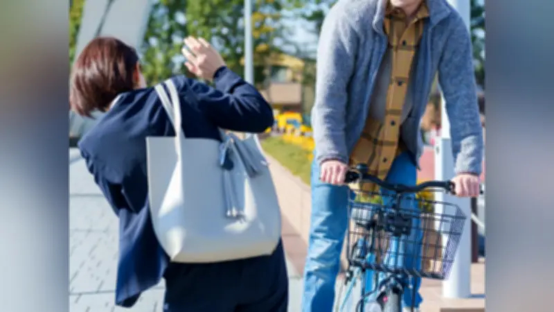 自転車に青切符導入！ながらスマホ1万2000円・イヤホン5000円の罰金対象に