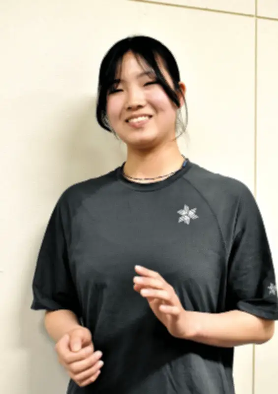 長身を生かした迫力の技で五輪目指す17歳　モーグル女子中高生No.1の坂井ひかるさん