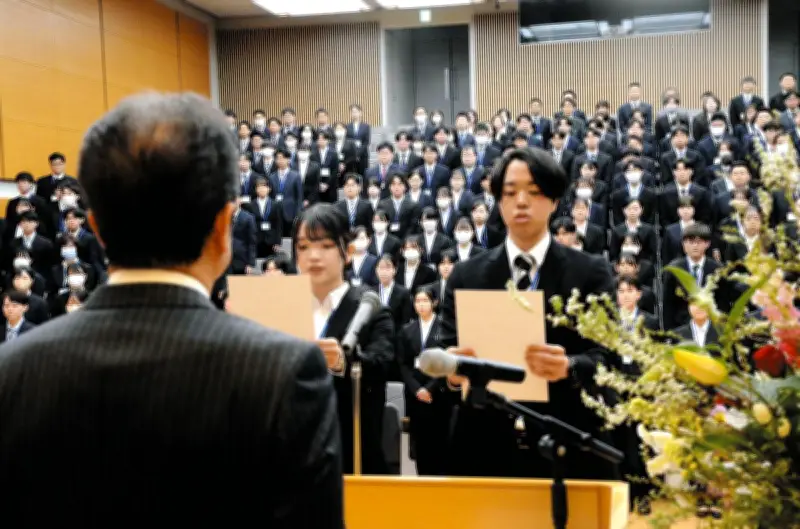 茨城県庁で新規職員278人が入庁式 県の魅力発信と健康増進に意欲