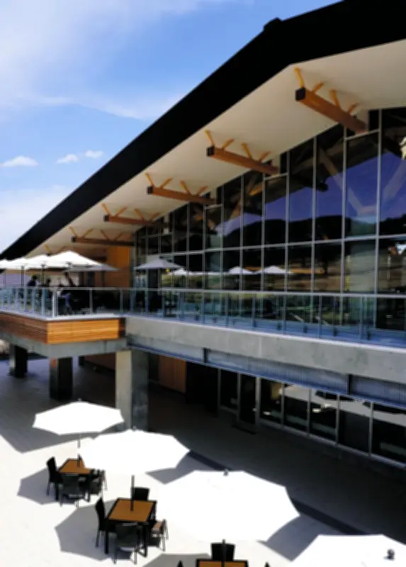 草津温泉スキー場に新施設「センターハウス」完成、29日オープン