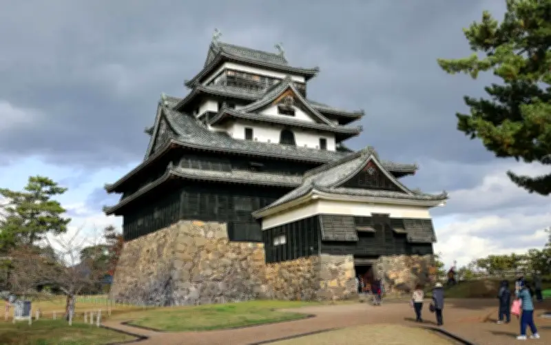 国宝・松江城天守の大規模改修費が29億円に倍増、工期も3年7カ月に延長