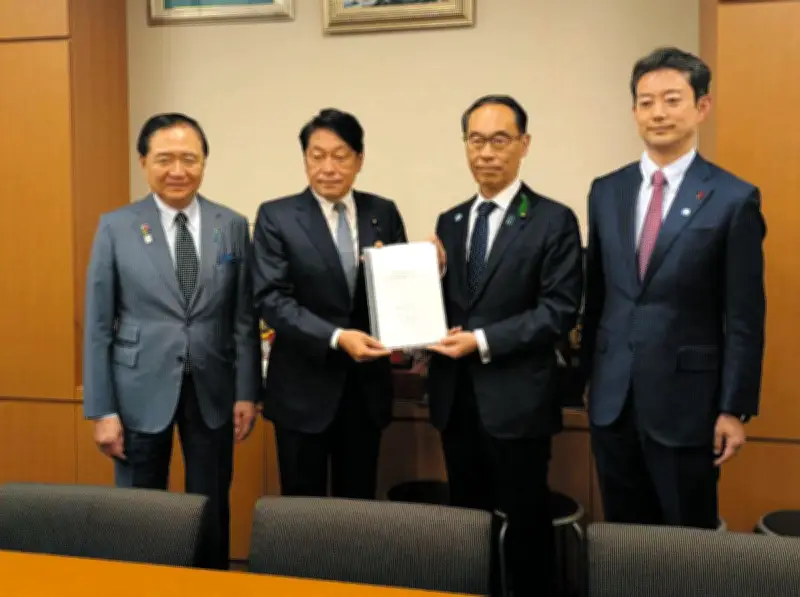 埼玉・千葉・神奈川3県知事、東京の税収偏在是正を要望 自民税調に提出