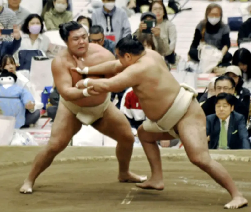 大関復帰の霧島、30歳誕生日に豊昇龍と14番「まだ力出る」
