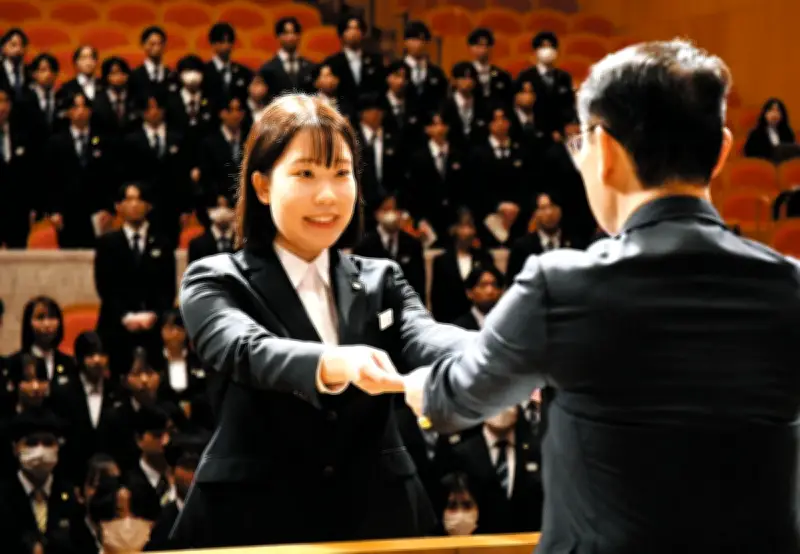 埼玉県職員就任式で444人が新たな使命 県民の声に耳傾ける決意