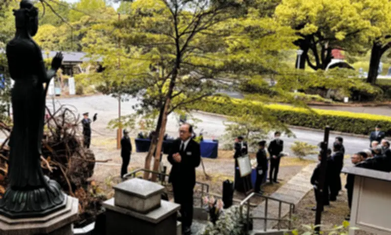 桜木町事故から75年、JR東日本支社長らが慰霊碑参拝「風化させない」