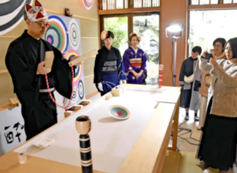 福島・土湯温泉で現代アート祭「AAA」開幕、国内外19組が作品披露