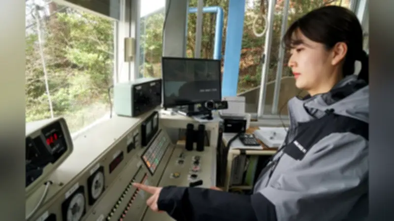 元ANAキャビンアテンダントが寒霞渓ロープウェイ初の女性運転士に就任、副業制度活用で安全運行に貢献