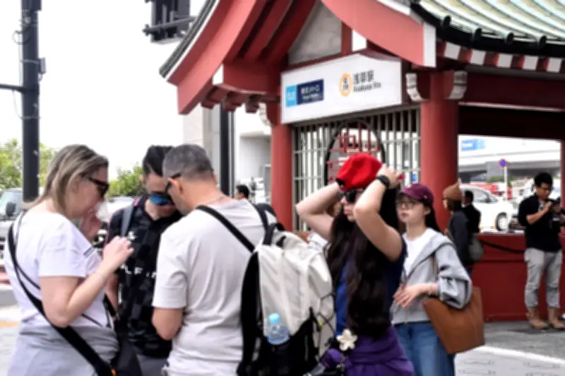 浅草駅で電車が止まる 外国人観光客が困惑 東京メトロ銀座線で発煙事故