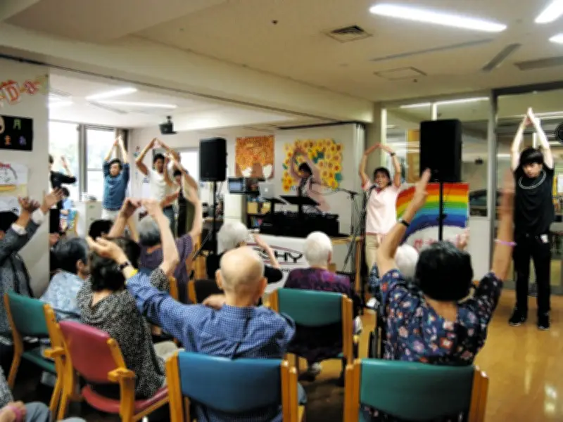 高齢者ディスコが東京で進化 渋谷から全国へ、座ったままでも世代超える音楽の力