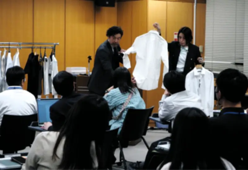 服装自由化で悩む職員にプロが助言　東村山市でファッションセミナー開催