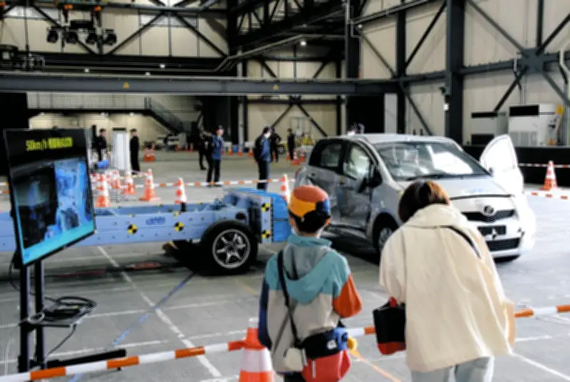 交通安全意識を高める衝突実験公開、つくばの日本自動車研究所が施設公開