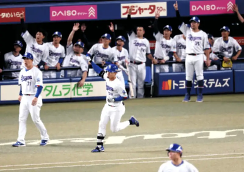 中日ドラゴンズ、板山祐太郎の満塁弾でヤクルトに連勝！今季初のカード勝ち越し達成