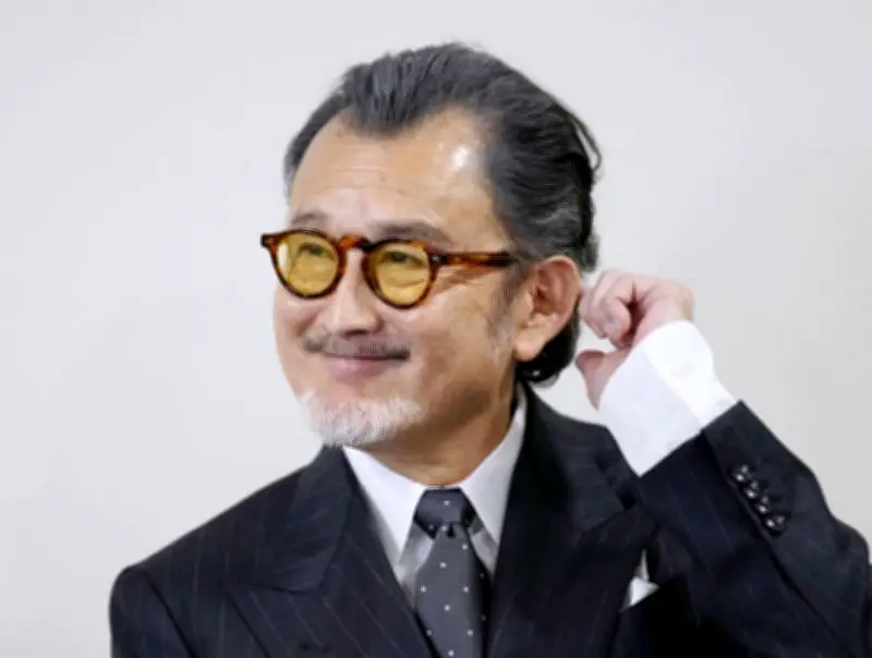 紫綬褒章の吉田鋼太郎さん「背筋伸ばしまい進」 リア王に意欲