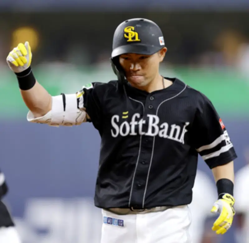 ソフトバンク逆転勝ち、代打中村晃が決勝打 オリックスは連勝ストップ