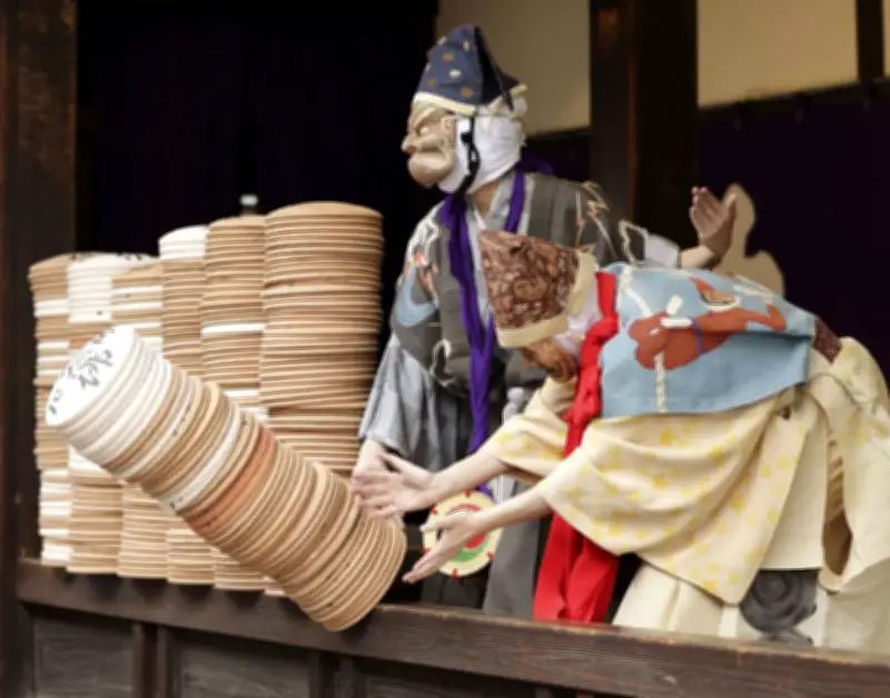 「炮烙割」に客席沸く、京都・壬生狂言が開幕　国の重要無形民俗文化財