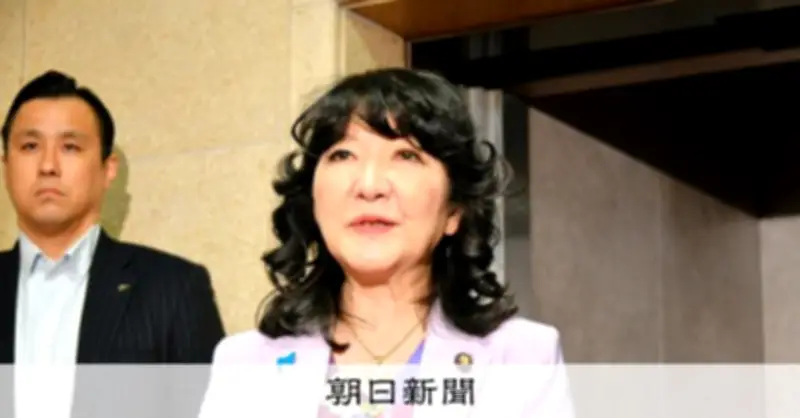 片山財務相、為替介入示唆「断固たる措置近づいている」スマホ離さぬよう指示