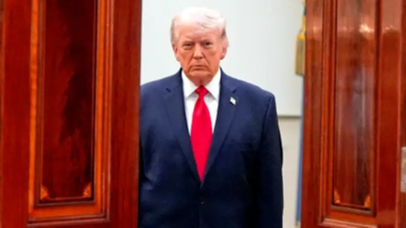 トランプ氏演説で戦闘終結時期不明確、原油輸入長期停滞の懸念高まる