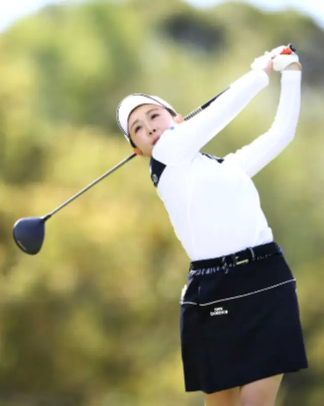 ヤマハ・レディース葛城第１日、伊藤愛華と佐久間朱莉が首位に並ぶ