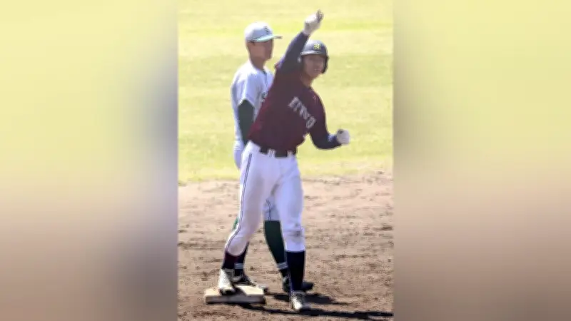 九州六大学野球開幕、九州大が延長戦で西南大に競り勝つ！堺が勝ち越し二塁打