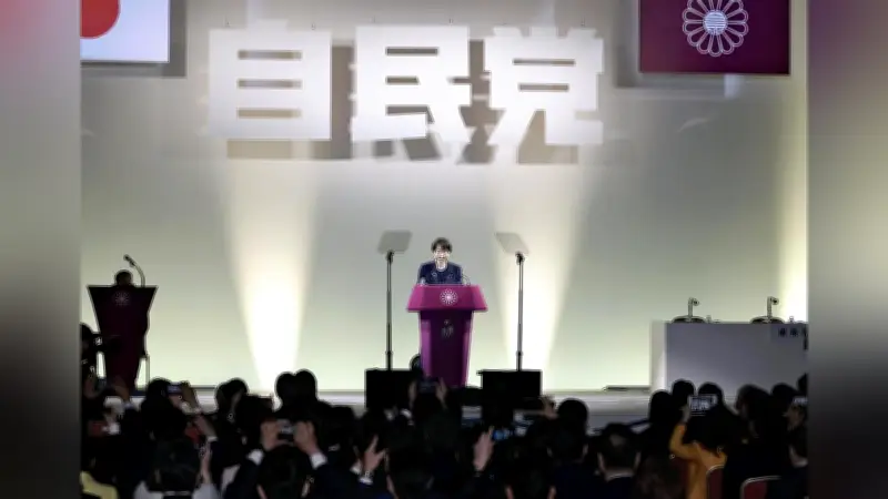 自民党大会で陸自隊員が国歌歌唱、小泉防衛相「政治的行為に当たらず」高市首相も法的問題なしと表明