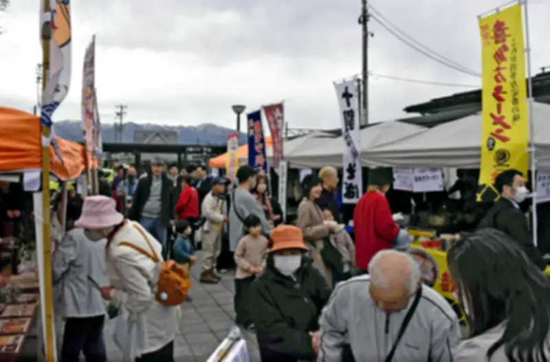 ふくしまDC初週末、喜多方で大盛況 100年フードに長蛇の列