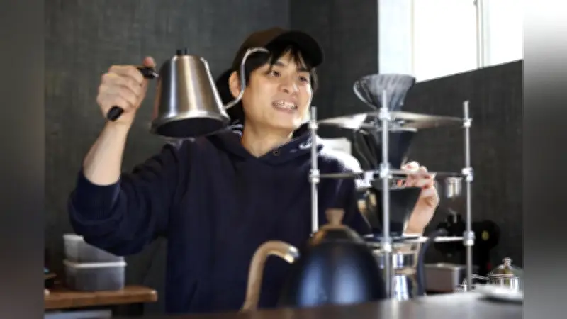 がん闘病の伊賀崎さん、コーヒー店「Laugh」で笑顔を届ける