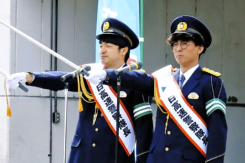 M-1王者「たくろう」が滋賀県警一日高速隊長に就任、安全運転を熱烈呼びかけ