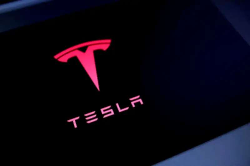 テスラ、小型低価格SUV開発へ 中国生産軸にEV需要鈍化に対抗