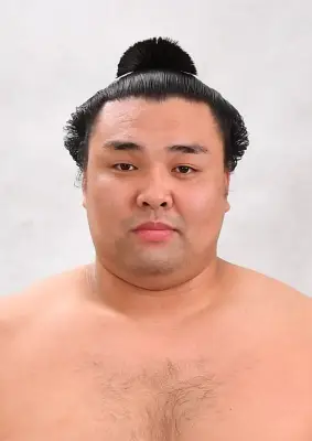 霧島が12場所ぶり大関復帰、新関脇に熱海富士と琴勝峰 夏場所番付発表