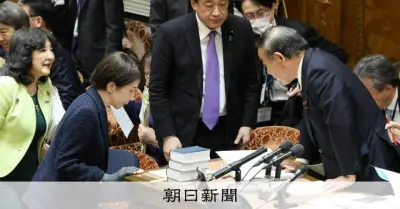 高市首相が首相公邸で初会食　予算委メンバーに労いの言葉「ありがとう」