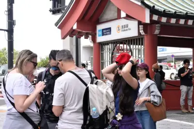 浅草駅で電車が止まる 外国人観光客が困惑 東京メトロ銀座線で発煙事故