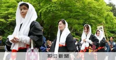 新緑の京都・大原で「大原女時代行列」、寂光院や三千院を練り歩く