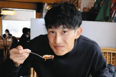 元プロサッカー選手・加藤康弘さん、蒲郡の「ふつうのハンバーグ」に込めた故郷愛と子どもたちへの夢