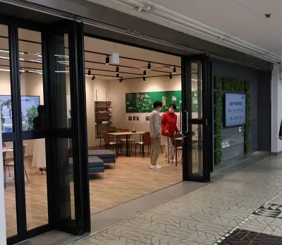 板橋区高島平団地の再開発、情報拠点「平＋」がオープン 住民参加で新たなまちづくりを推進