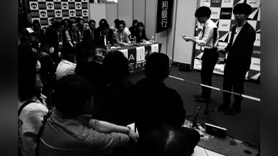 現役東大生コンビ「カバザクラ」が学生お笑いNo.1決定戦で2連覇達成