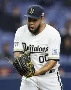 オリックスが11安打で圧勝、エスピノーザが7回1失点で開幕2連勝を飾る