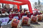 双葉町で初の桜まつり開催、震災16年目の春に復興の願い込め勇壮な太鼓演奏響く