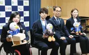 埼玉県勢3選手がミラノ五輪・パラメダル獲得を報告、知事から表彰