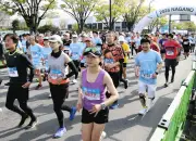 長野マラソンで9295人が春の信濃路を快走 高橋尚子さんらが激励エール