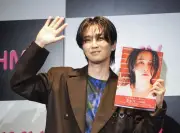 カルマ、初の写真集「始動。」発売　緊張も軽妙トークで会場沸かす