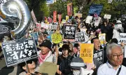 国会前で大規模デモ「戦争準備の法律いらない」改憲反対を訴え