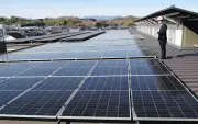 群馬県富岡市、市庁舎屋上に太陽光発電設備を導入 オンサイトPPA方式で脱炭素化推進