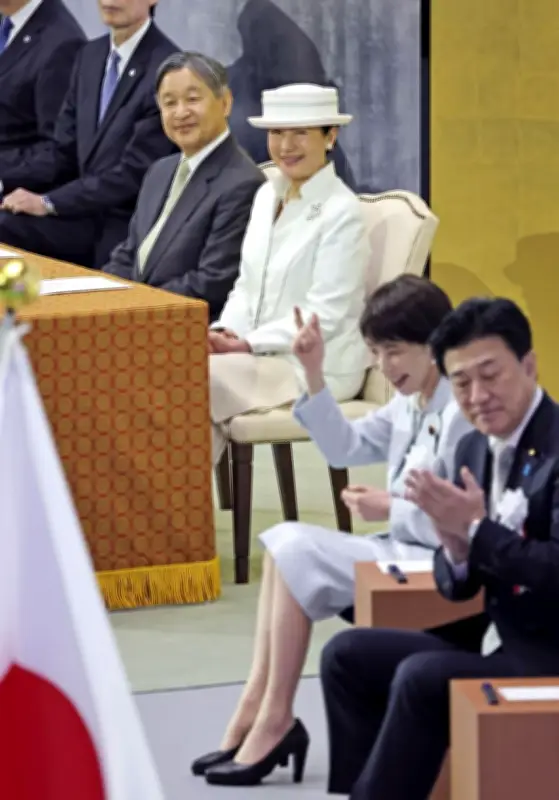 昭和100年式典で天皇お言葉なしに疑問の声、政府は「総合的に勘案」と説明